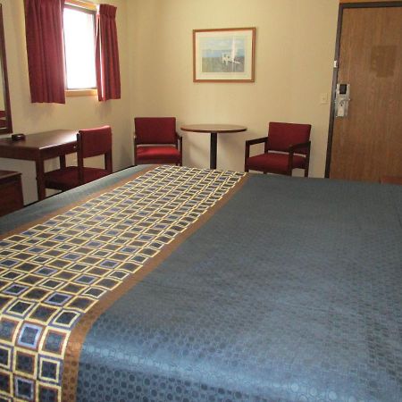 Travelodge By Wyndham Spirit Lake/Okoboji Buitenkant foto