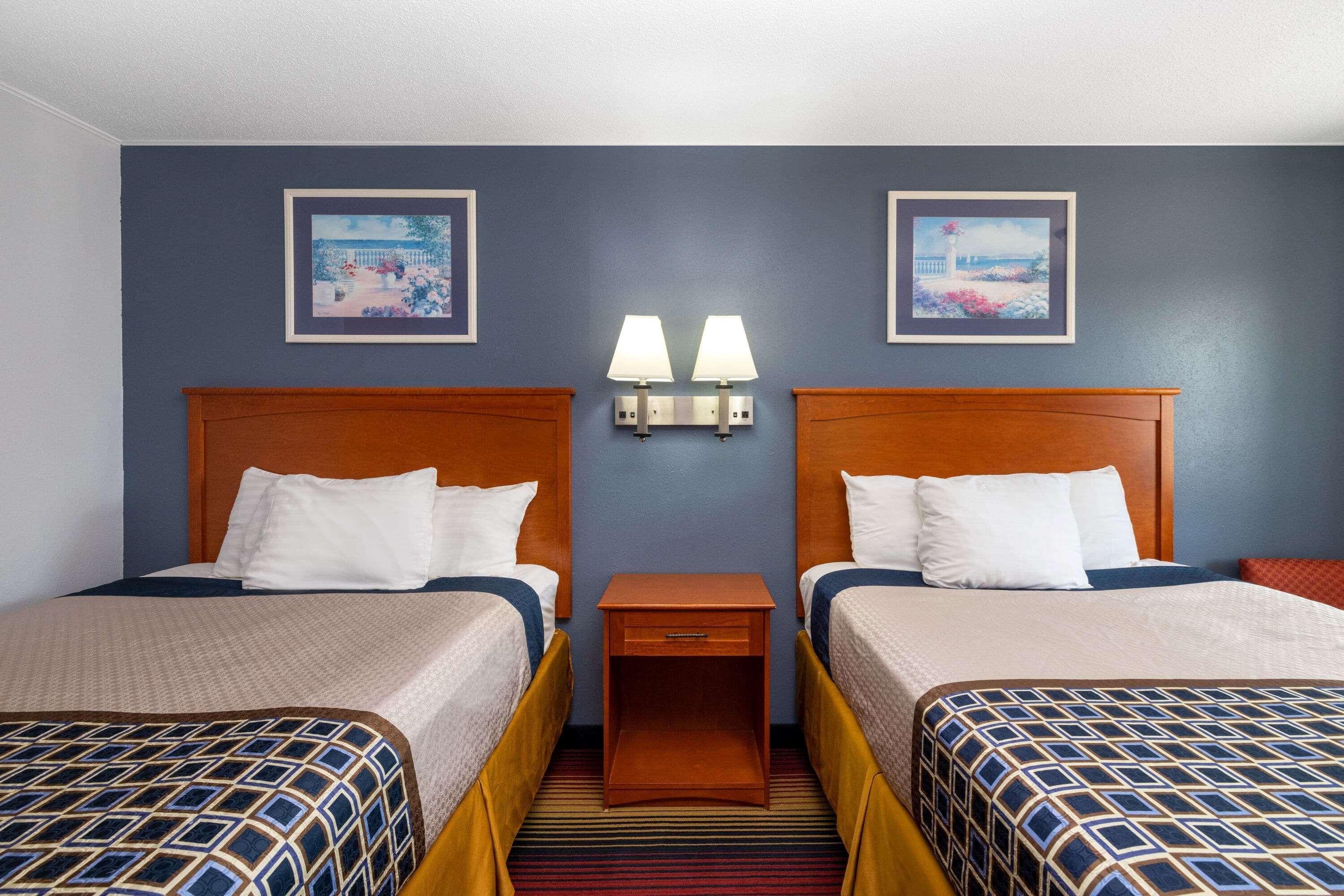 Travelodge By Wyndham Spirit Lake/Okoboji Buitenkant foto